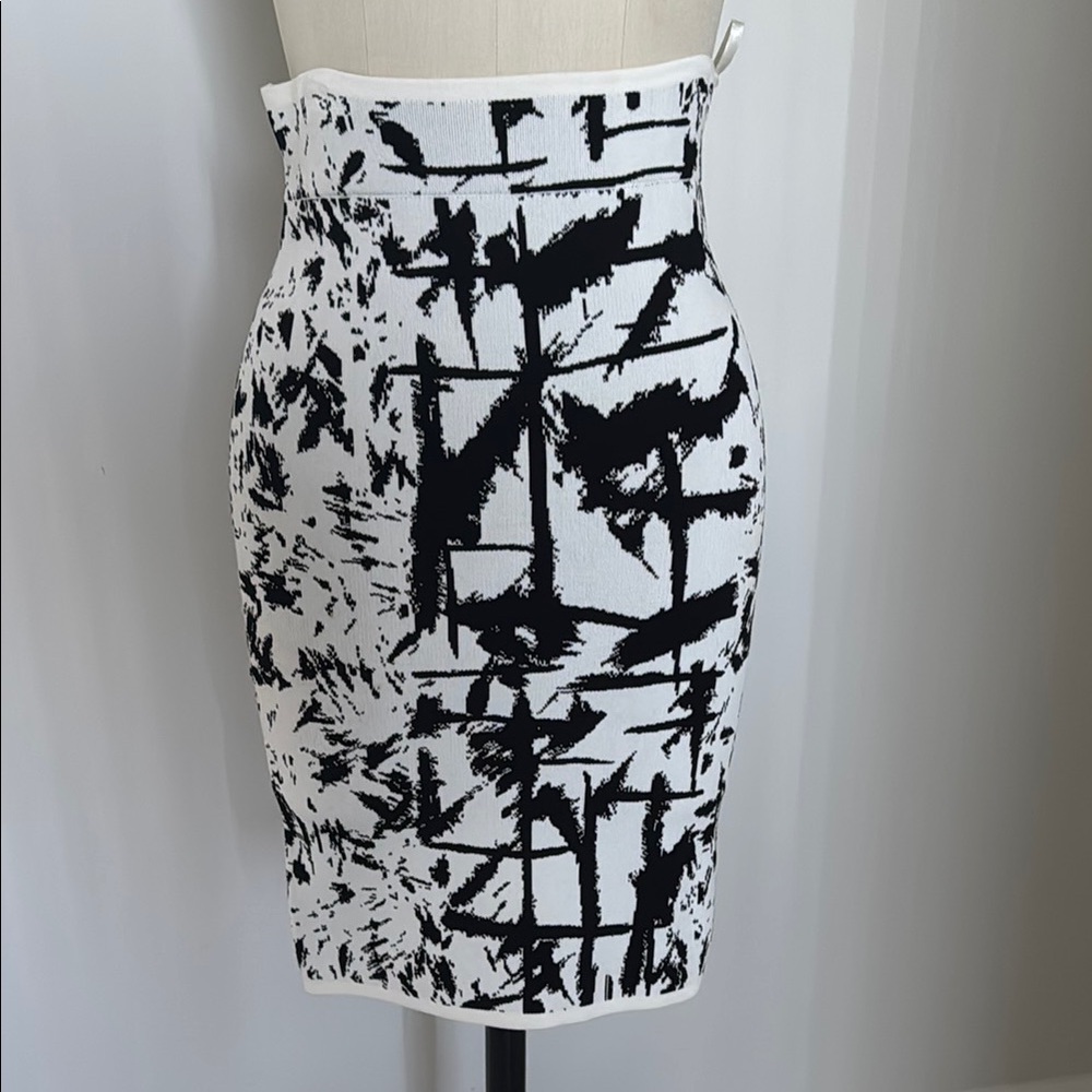 BCBGMaxAzria Black and White Pencil Skirt Knee-Length
